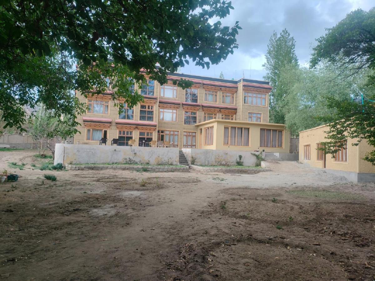 Hotel Alpine Ladakh Leh Exterior photo